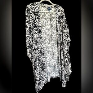 Scoop Black and White Animal Print One Size Lightweight Kimono, Women’s Sz M/L